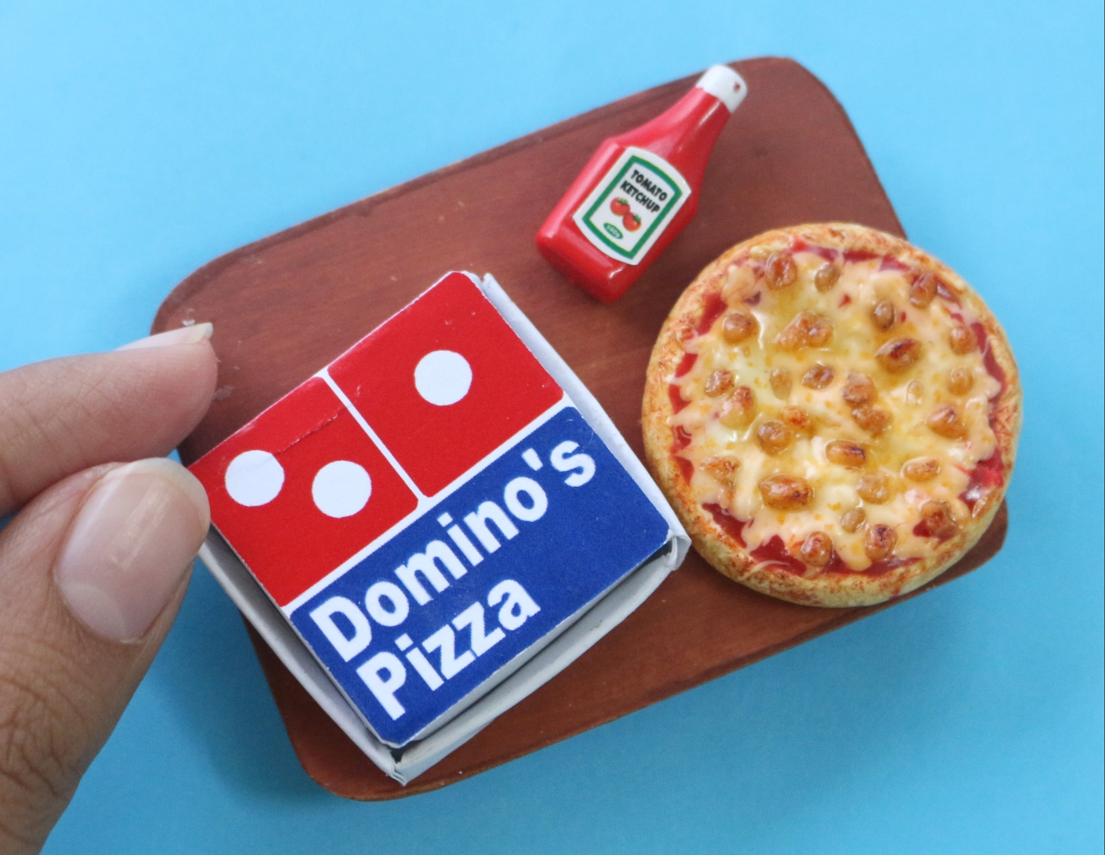 Dominos Chicken Pizza Miniature Magnet – CN Arts Miniatures