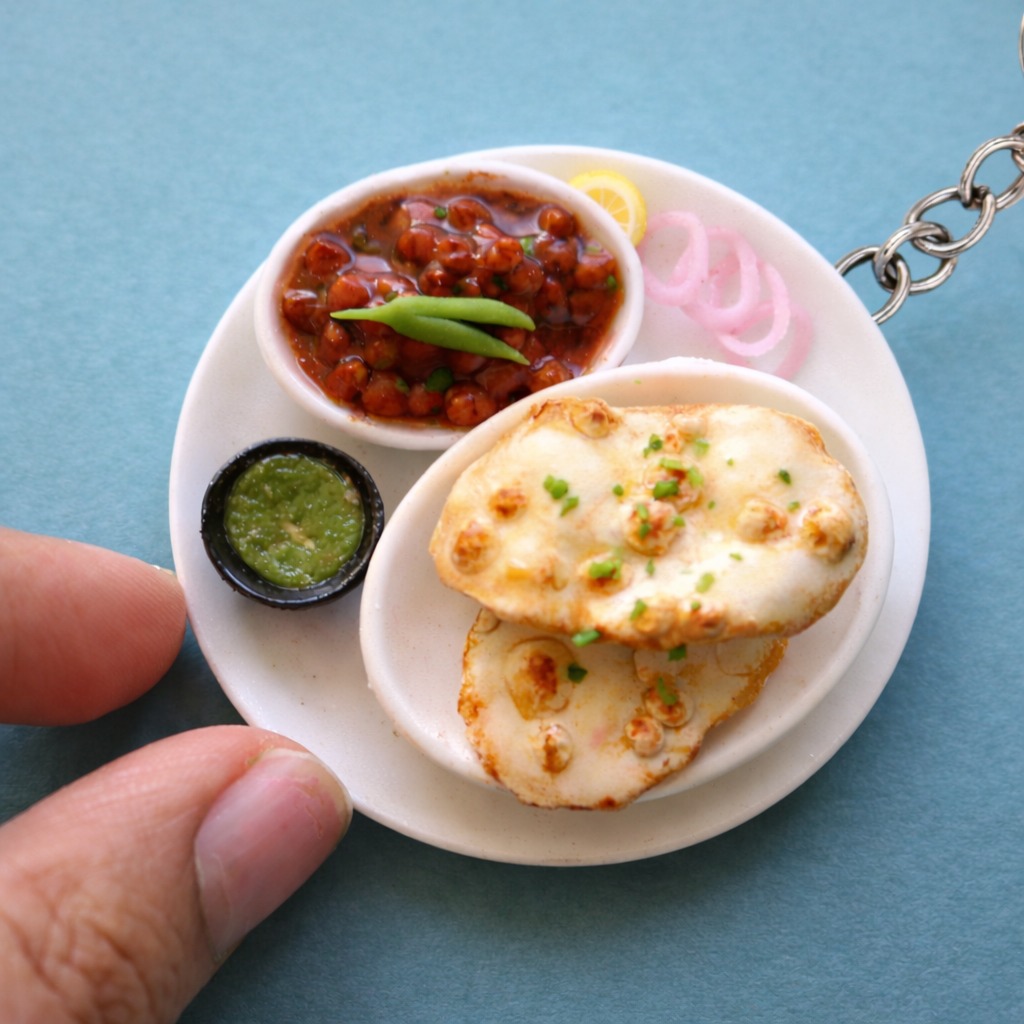 Chole Kulcha Miniature Keychain